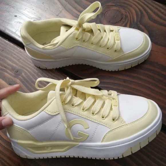 Women's Yellow & White Casual Sneakers, Size 8 1/2 - Picture 5 of 5